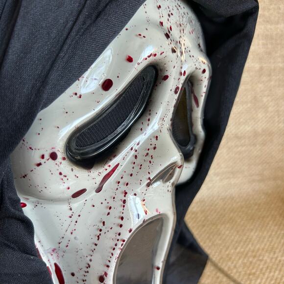 Ghostface Bleeding Mask Blood Pump Scream Fun World Halloween Prop - Picture 4 of 11
